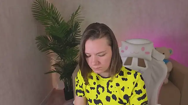 kira hatti online show from July 17, 3:11 am