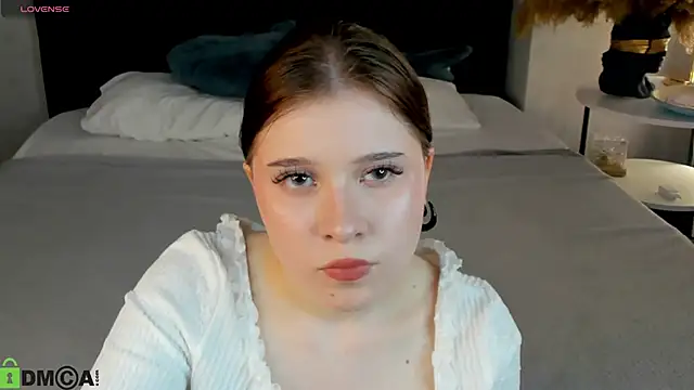 Kylie-Voss online show from June 15, 11:21 am
