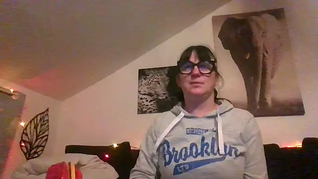 sexujuly88 online show from December 15, 10:04 pm