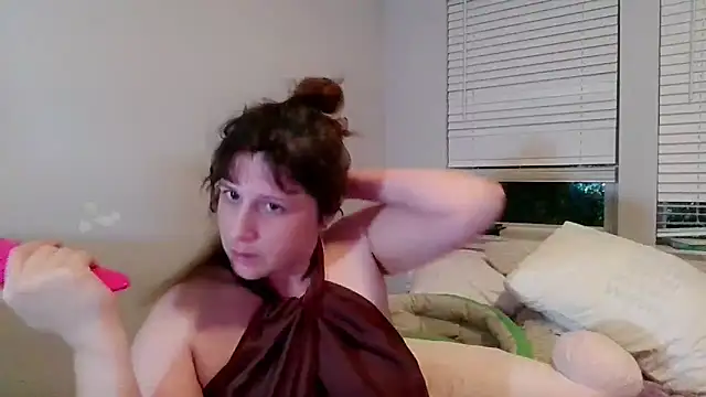 maddiliz online show from February 22, 4:57 am