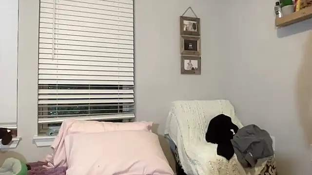 maddiliz online show from December 21, 1:32 am