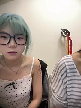 QIQI-QIQI-01 online show from August 9, 11:36 am