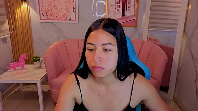 lia x a online show from June 19, 12:41 pm