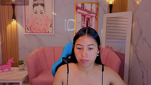 lia x a online show from June 17, 1:01 pm