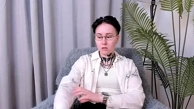 LeonOsbey online show from June 3, 2:07 pm