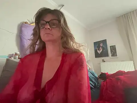 DirtyMarie80 online show from June 11, 4:53 am