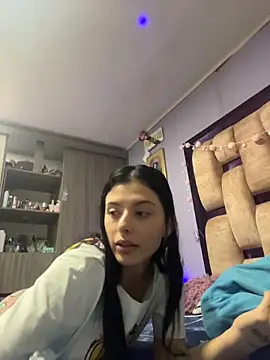 charlotteline online show from June 10, 3:28 am