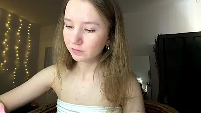 smalllisa online show from June 18, 6:13 pm
