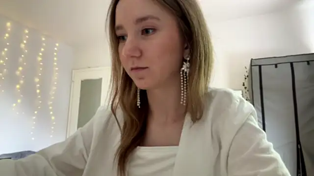 smalllisa online show from June 6, 3:18 pm