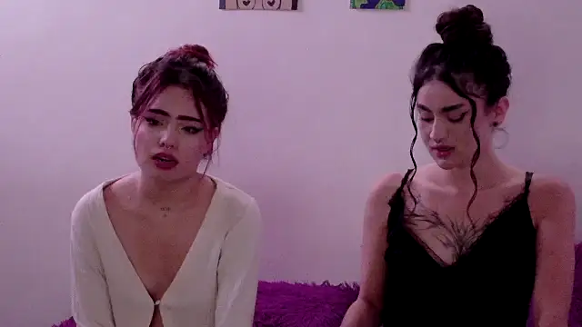 WendyandSienna online show from July 27, 8:55 am
