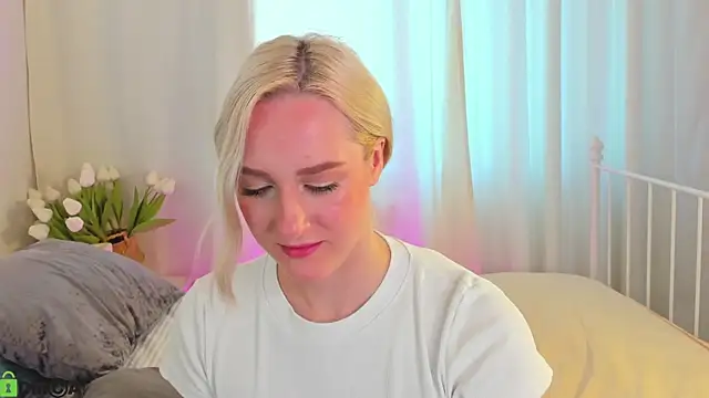Chloe-Deccer online show from July 5, 1:12 am