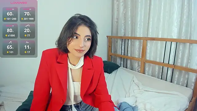 LunarLori online show from June 14, 8:15 am