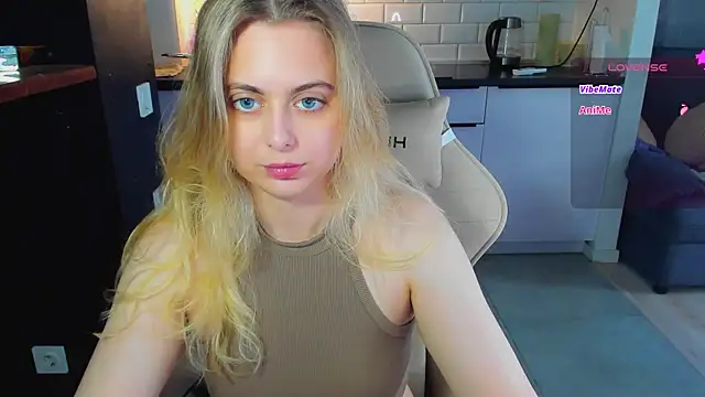 blonde kellyy online show from August 5, 4:30 am