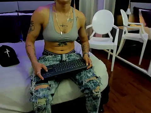 Pixelriott online show from June 27, 8:15 pm