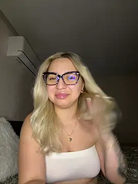 xLexi online show from July 3, 4:13 pm