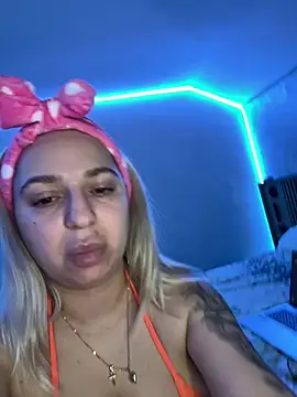 xLexi online show from July 17, 1:48 pm