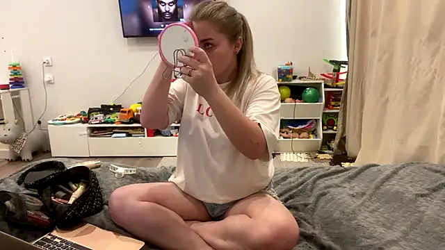 BellaKiss  online show from June 26, 4:08 pm