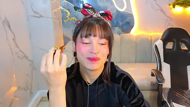 Lily Tx online show from July 15, 12:54 pm