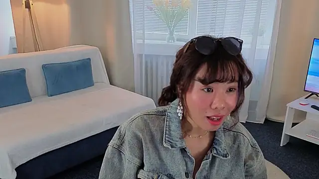 MyRebecca online show from June 16, 11:44 am