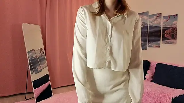 Mila Lexy online show from June 16, 7:15 pm
