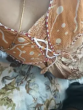 Tamilwifemeera786 online show from June 16, 3:51 am