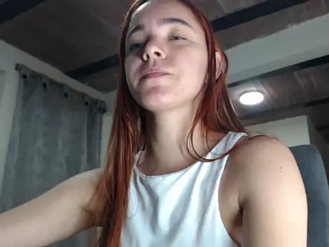 estrella-cutte online show from July 28, 1:32 pm