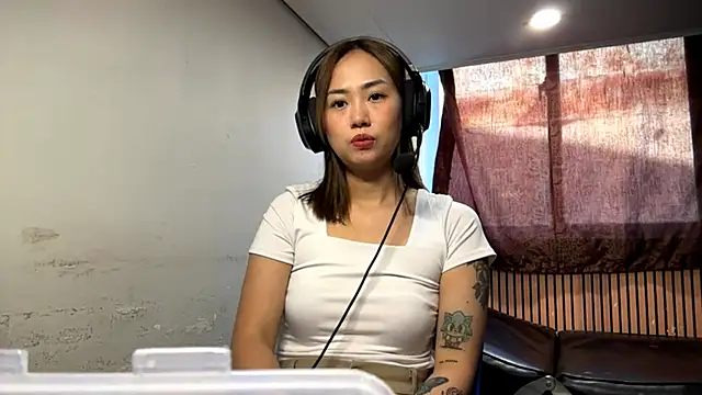 DungBillesbach online show from June 21, 6:39 am