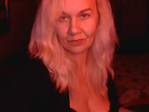 Ravelynni online show from July 28, 4:51 pm