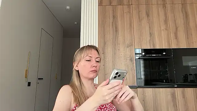 Dorielle online show from June 28, 1:28 pm