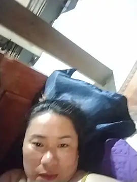 Lily Trinh online show from June 22, 4:26 pm