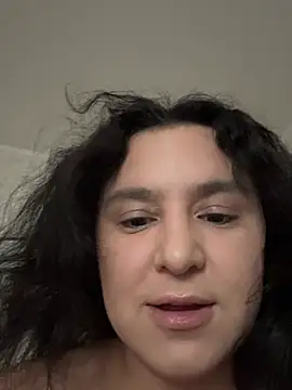 suzymeow online show from June 24, 2:43 am