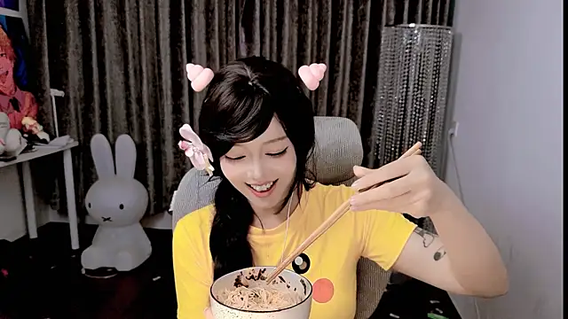 shine33-shuang online show from June 25, 5:12 am
