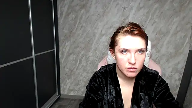 Reginasmilee online show from February 26, 6:12 am