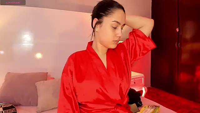 Emily robertss1 online show from August 5, 12:55 pm