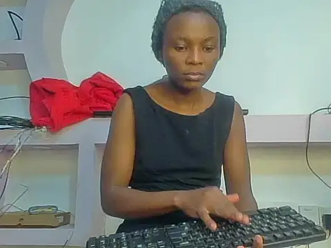 Pretty vall online show from July 6, 9:06 pm
