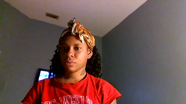 veraredd online show from July 4, 8:49 pm