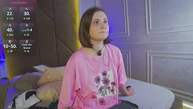 SkylerHex online show from July 8, 8:11 pm