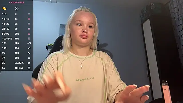 JoleneDorow online show from July 7, 1:52 am