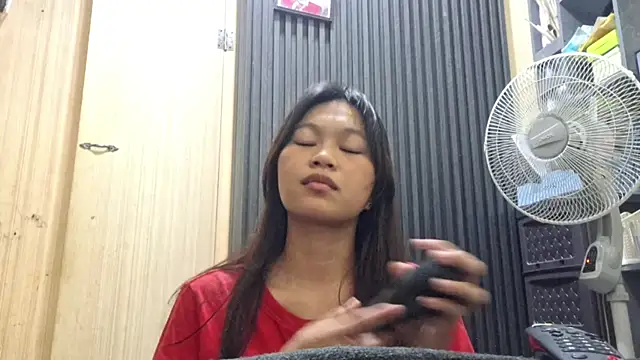 BronwynIverson online show from July 8, 1:41 am