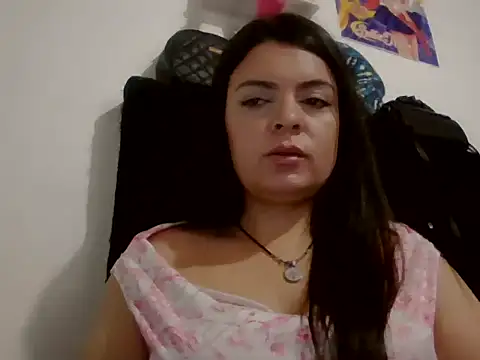 samygarces32 online show from July 22, 8:43 pm