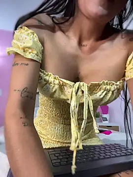 sofiasirena online show from July 14, 1:06 am