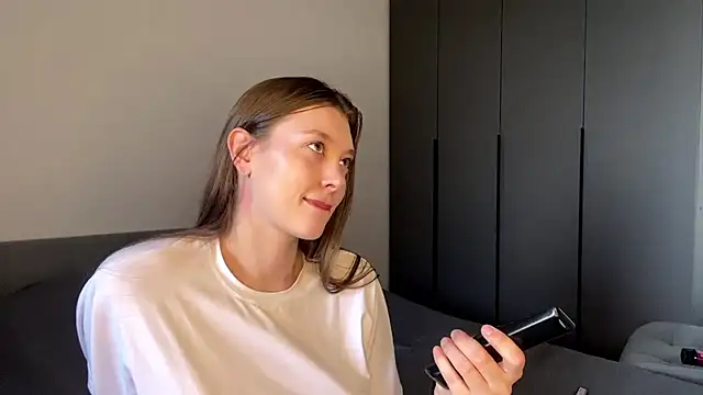 Mariawants online show from August 6, 1:18 pm