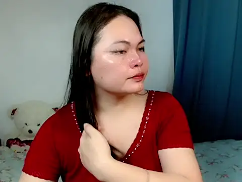 desirable nicole online show from August 9, 1:15 pm