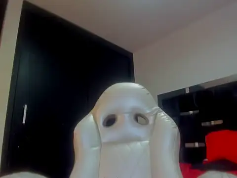 Miranda bigcock3 online show from August 1, 7:27 pm
