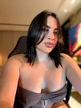 HannaBeckett online show from November 8, 1:32 am