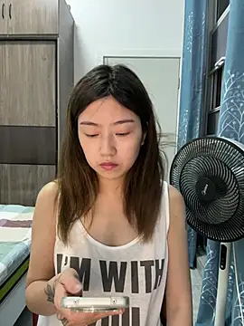 Olivia MM online show from August 5, 1:39 pm