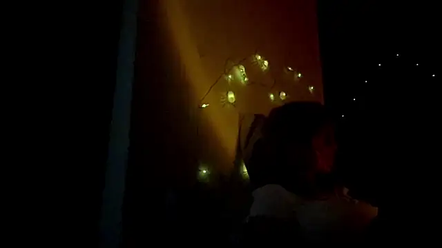 hypercutee online show from August 6, 8:05 pm