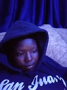 prettymish254 online show from August 6, 6:15 pm