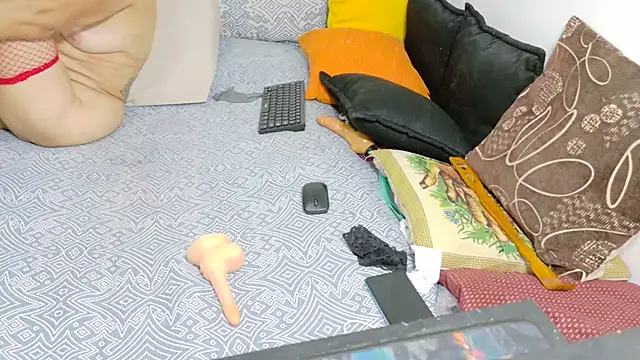 irisconde online show from November 25, 8:31 pm