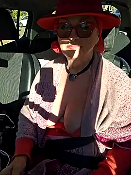 MucMilf59 online show from November 4, 9:14 am